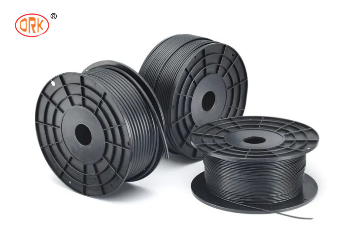 কালো EPDM সলিড এক্সট্রুশন প্রোফাইল রাবার স্ট্রিপ চমৎকার জল প্রতিরোধী বা রিং কর্ড
